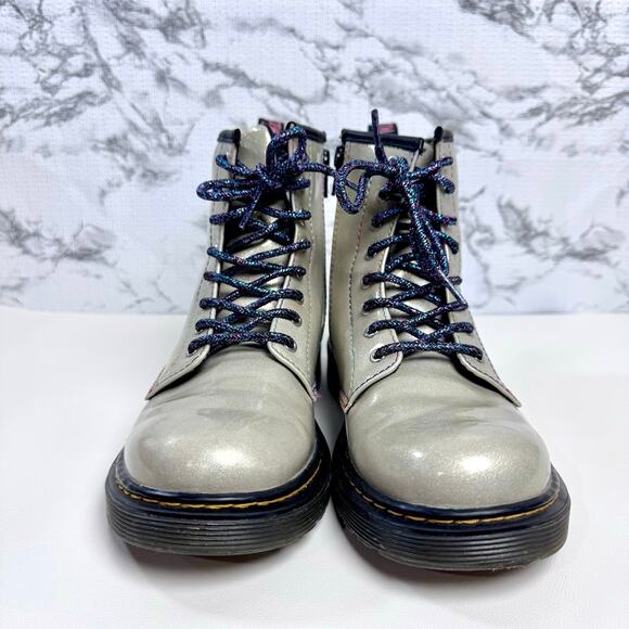 Dr Marten’s Junior 1460 Sparkle Rays Lace Up Combat Boots Girls Size 4 Silver - Picture 2 of 14